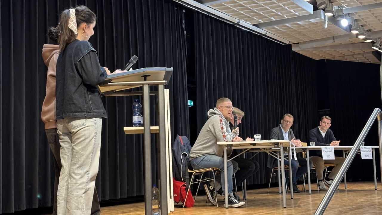 Podiumsdiskussion am MCG: Politik hautnah erleben