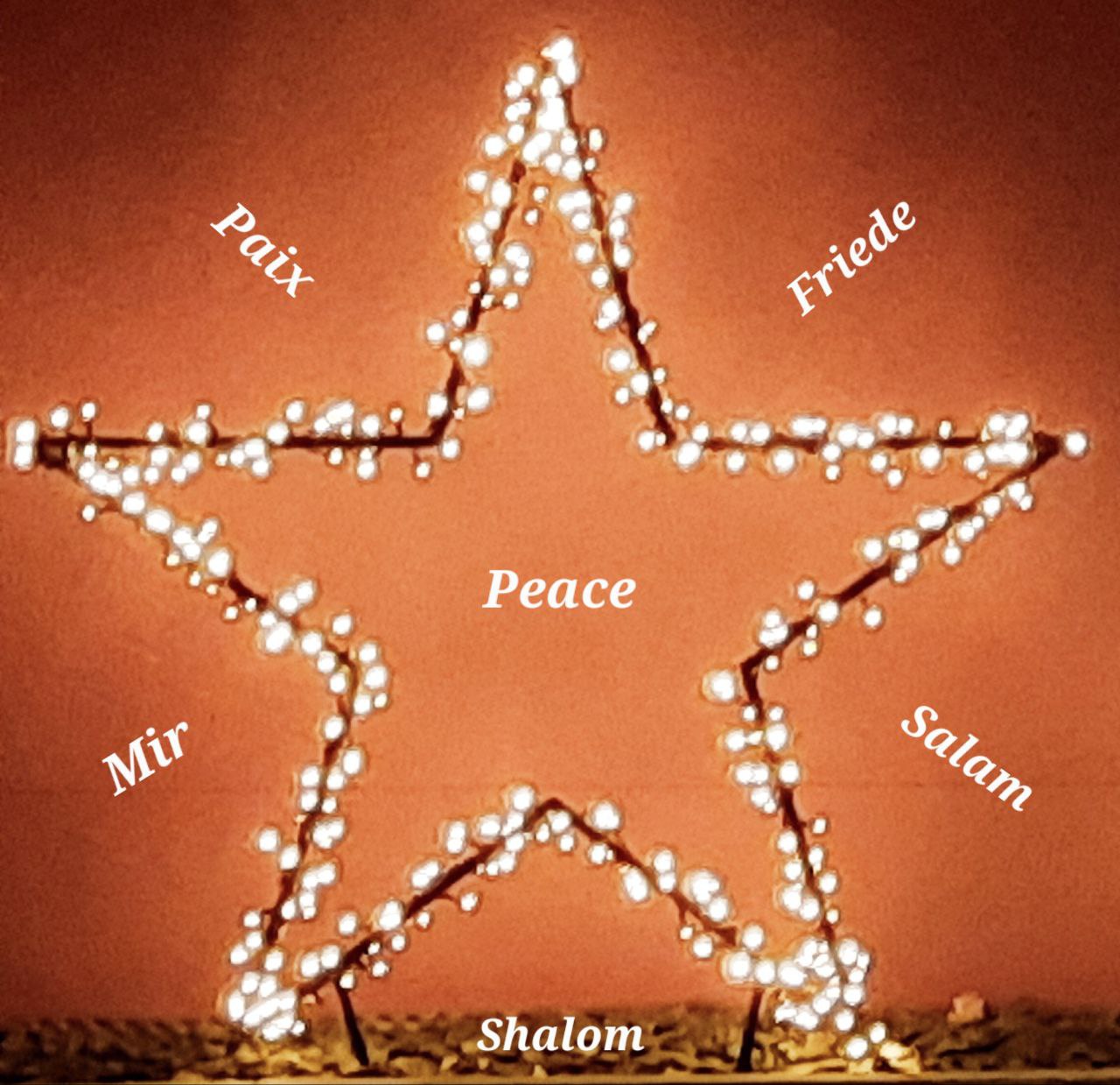 Glückliche Feier- und Ferientage wünschen wir!