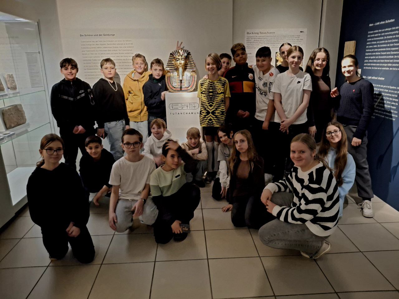 Besuch im Gustav-Lübcke-Museum: Die Klassen 6a und 6c entdecken das Alte Ägypten