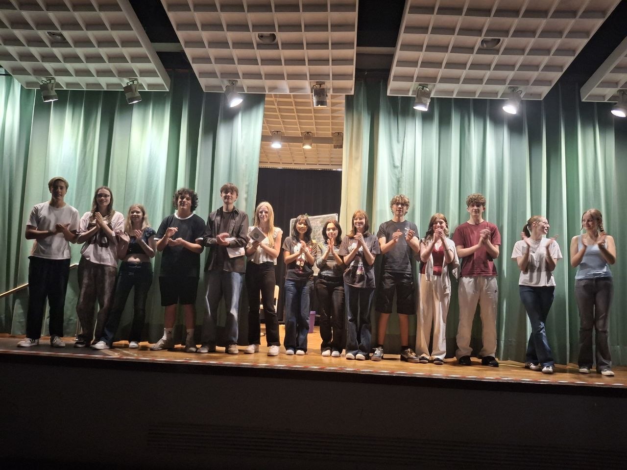 Die „Schule der Ahnungslosen“ rockt die Aula