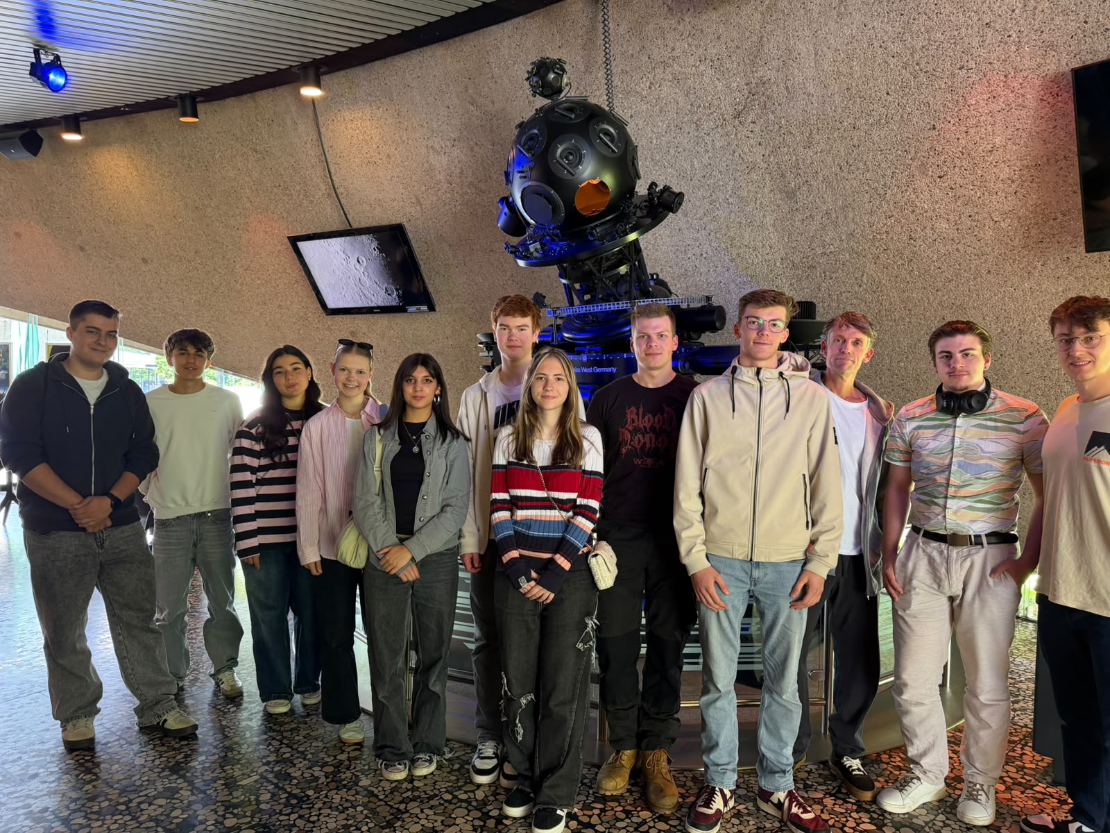 Ausflug des Q1-Physikkurses ins Planetarium Bochum