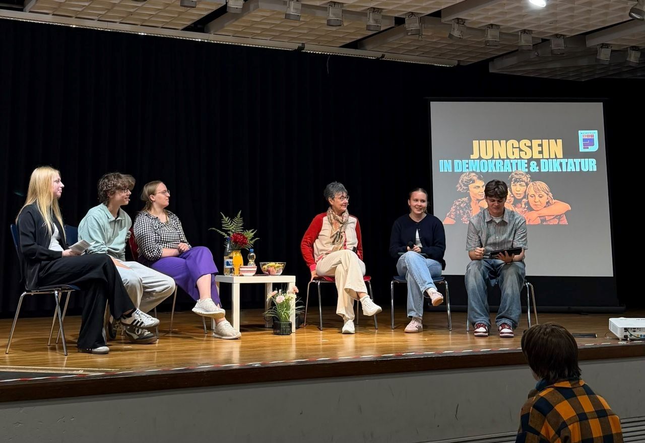 Jungsein in Demokratie und Diktatur – lebendige Podiumsdiskussion am MCG
